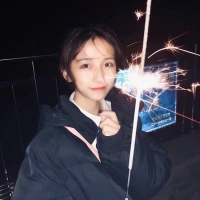 关灯玩手机屏幕是亮点好还是暗点好