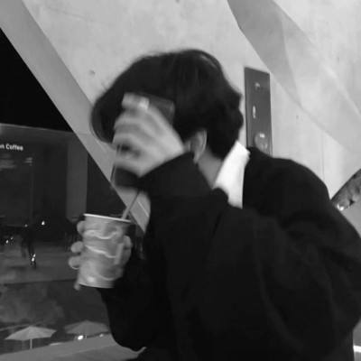 副市长暗访便民中心 工作人员戴耳机听歌当天被辞