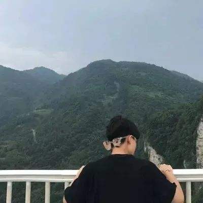 四人像素矿车